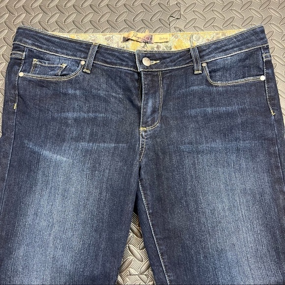 PAIGE | Roxbury Crop Jeans - Picture 4 of 12